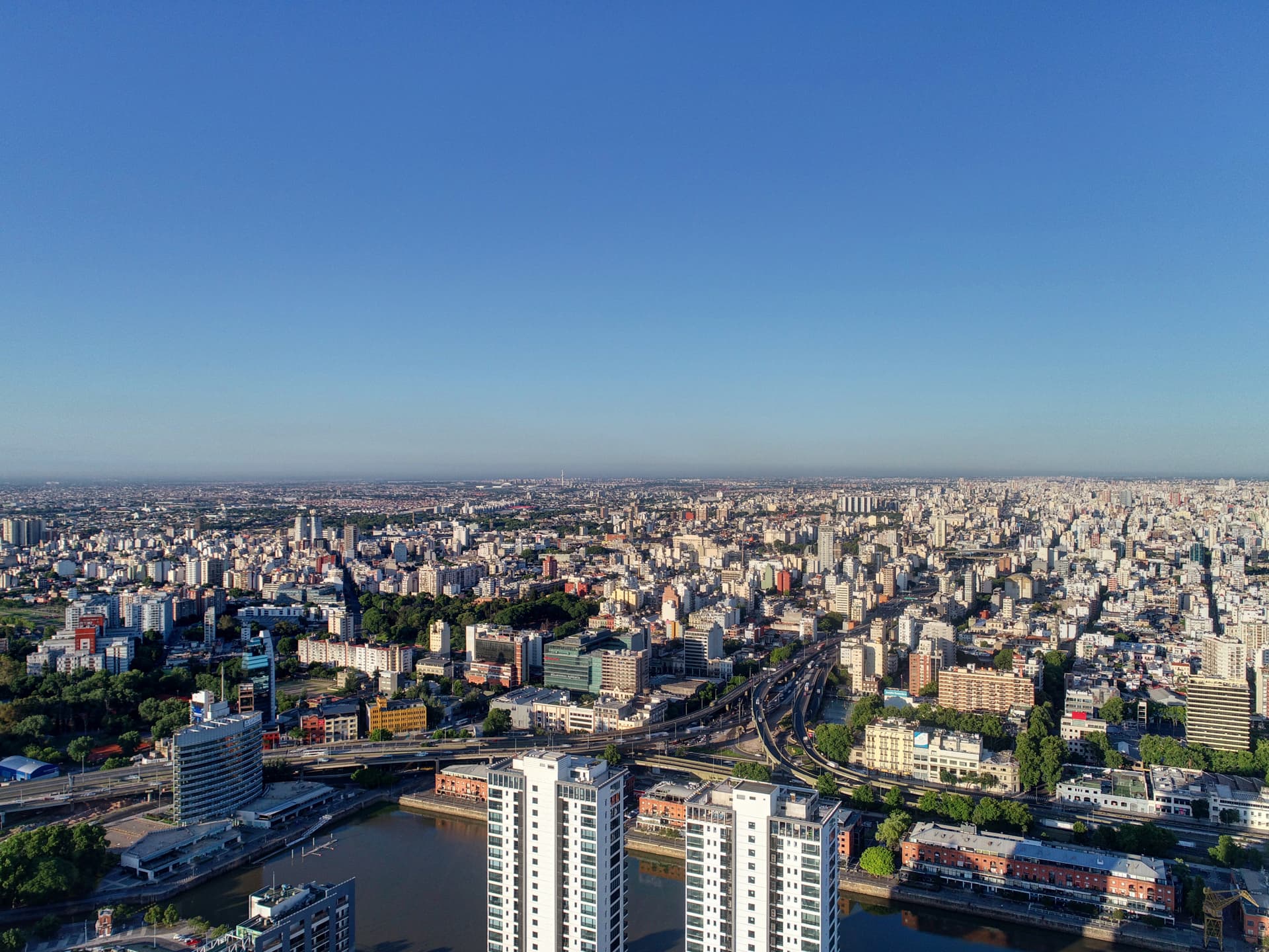 Qué lugar ocupa Buenos Aires entre las ciudades del continente: ¿está entre las más caras o baratas?