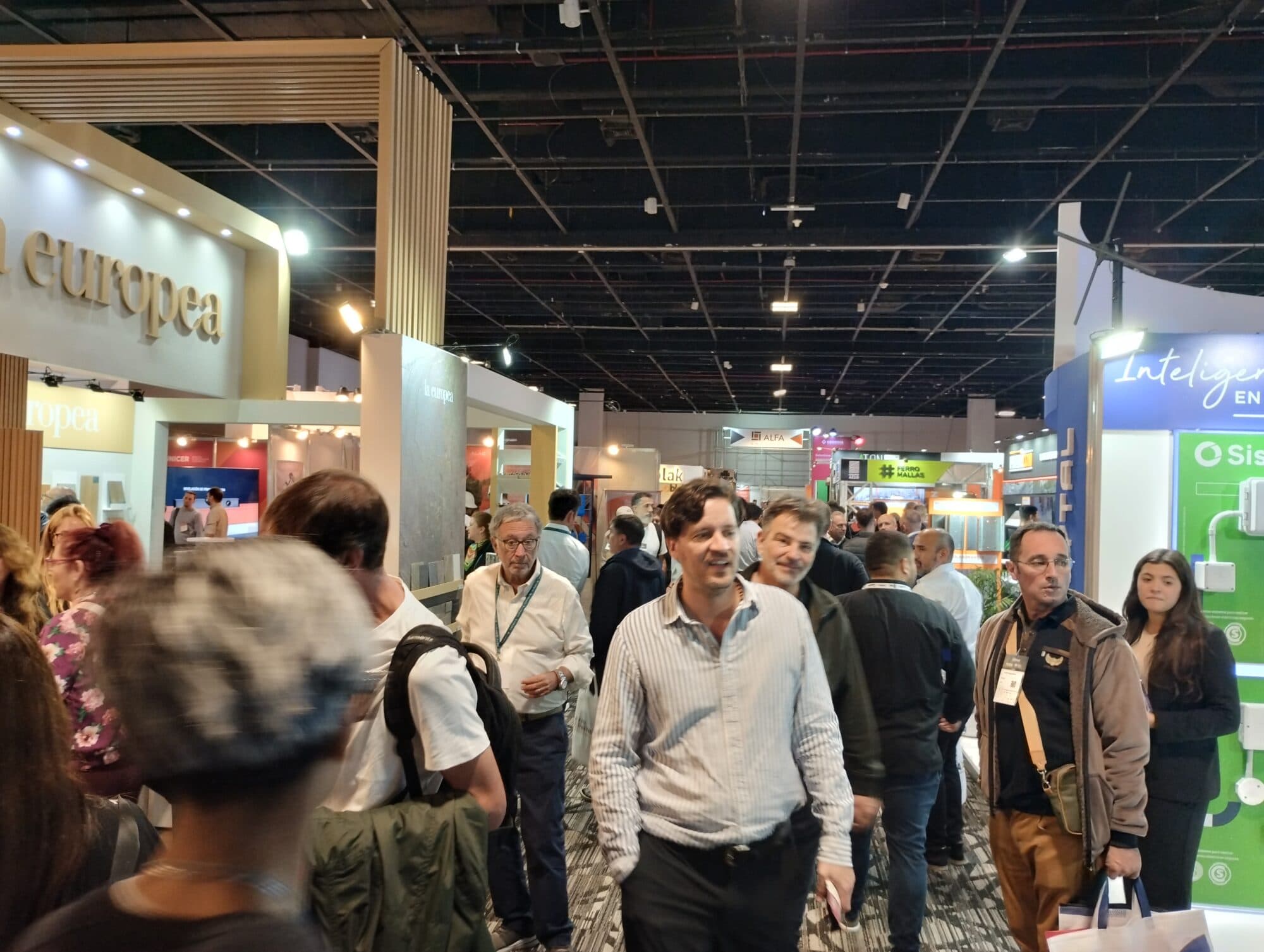 Exposición de constructores: crecimiento del sector, innovación en sistemas modulares y desafíos por los costos en alza