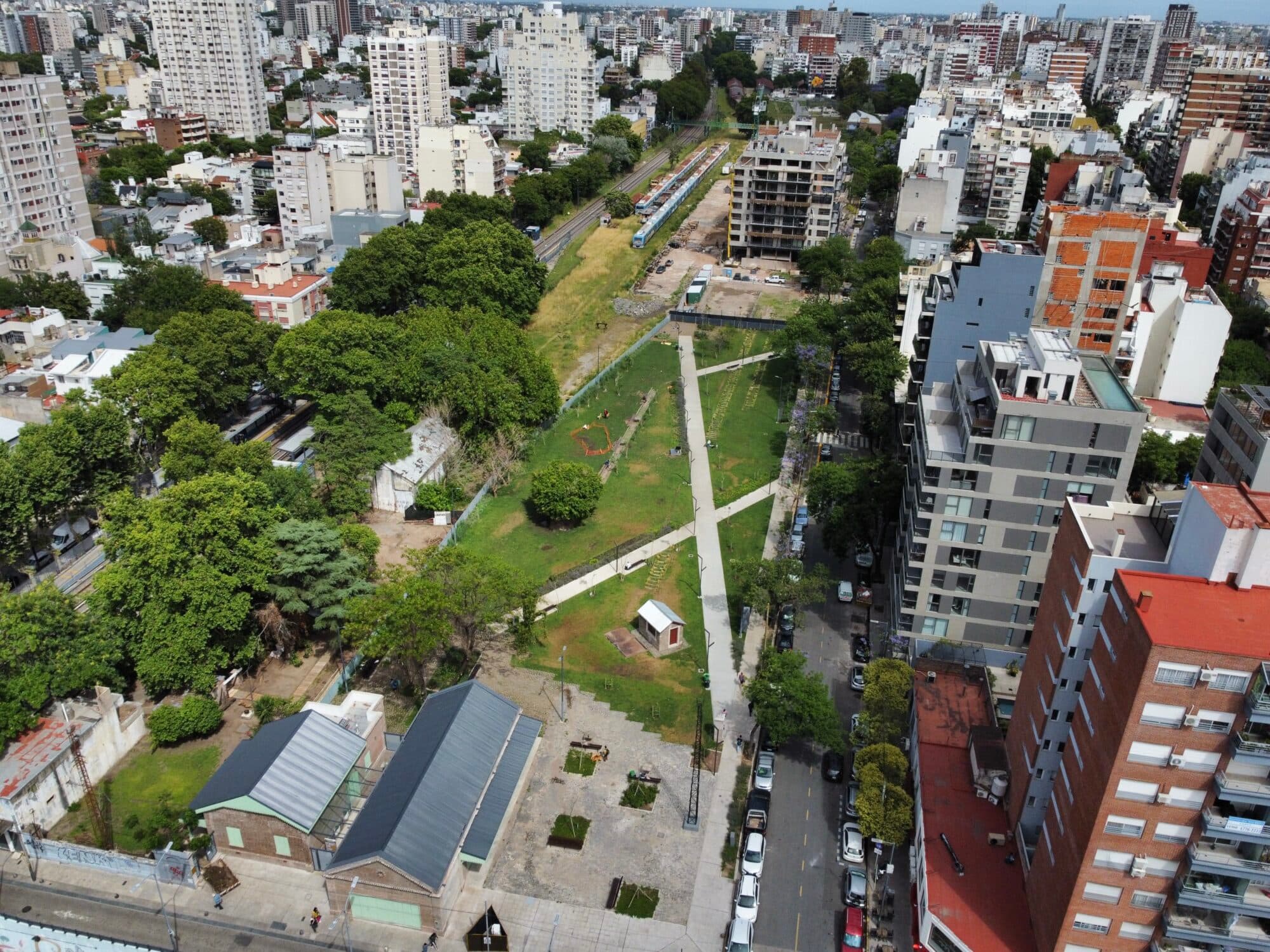 ¿Qué zona del norte de CABA se recuperó a partir de la transformación de un parque ferroviario y ofrece viviendas desde USD 2.000 por m2?