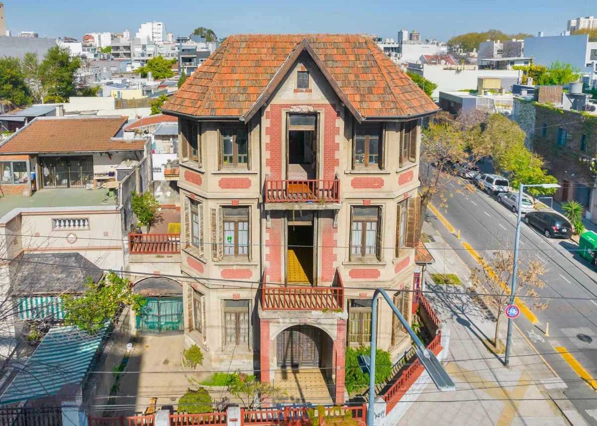 Bajó su precio la casa centenaria e histórica de Núñez, fue de un médico ilustre: cuánto vale y por qué se vende