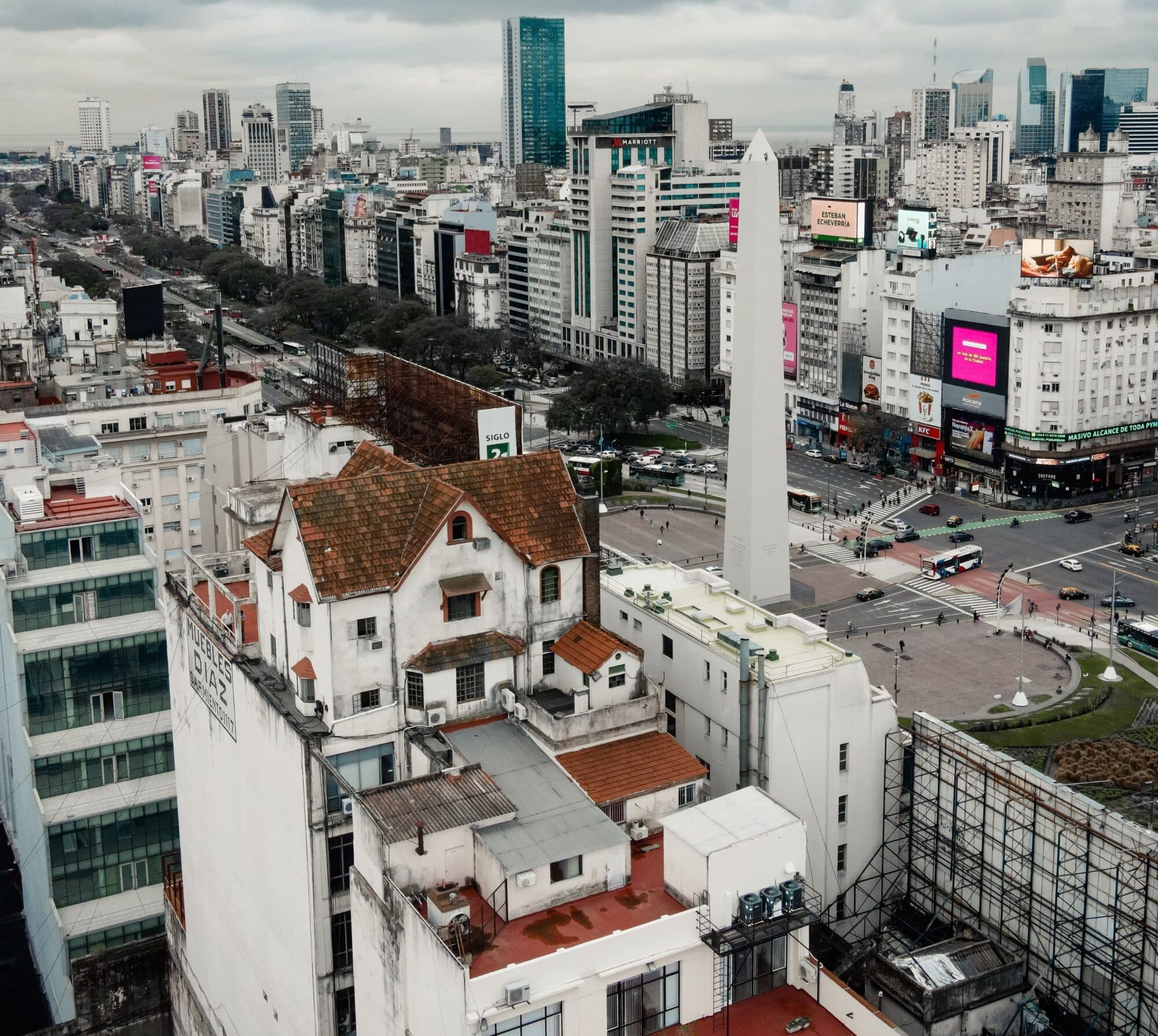 Se vende «el Chalecito» de la Avenida 9 de Julio: cuánto vale y cómo es la historia de este ícono único del patrimonio porteño