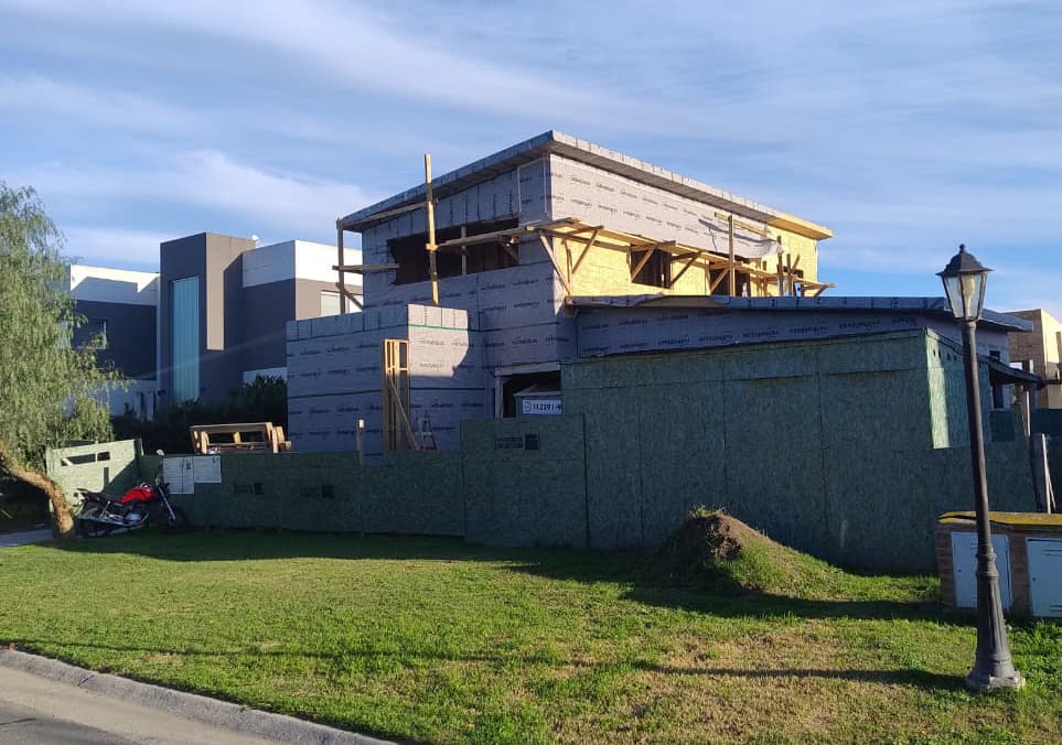 Daniel Vier: «Una casa de madera puede construirse en 4 meses y no cuesta más que una de ladrillo»