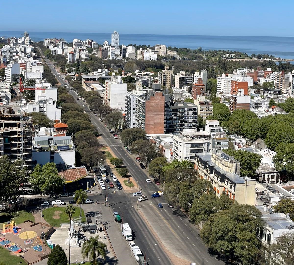 Por qué Montevideo atrae inversiones en viviendas y hasta un 20% de los compradores son argentinos