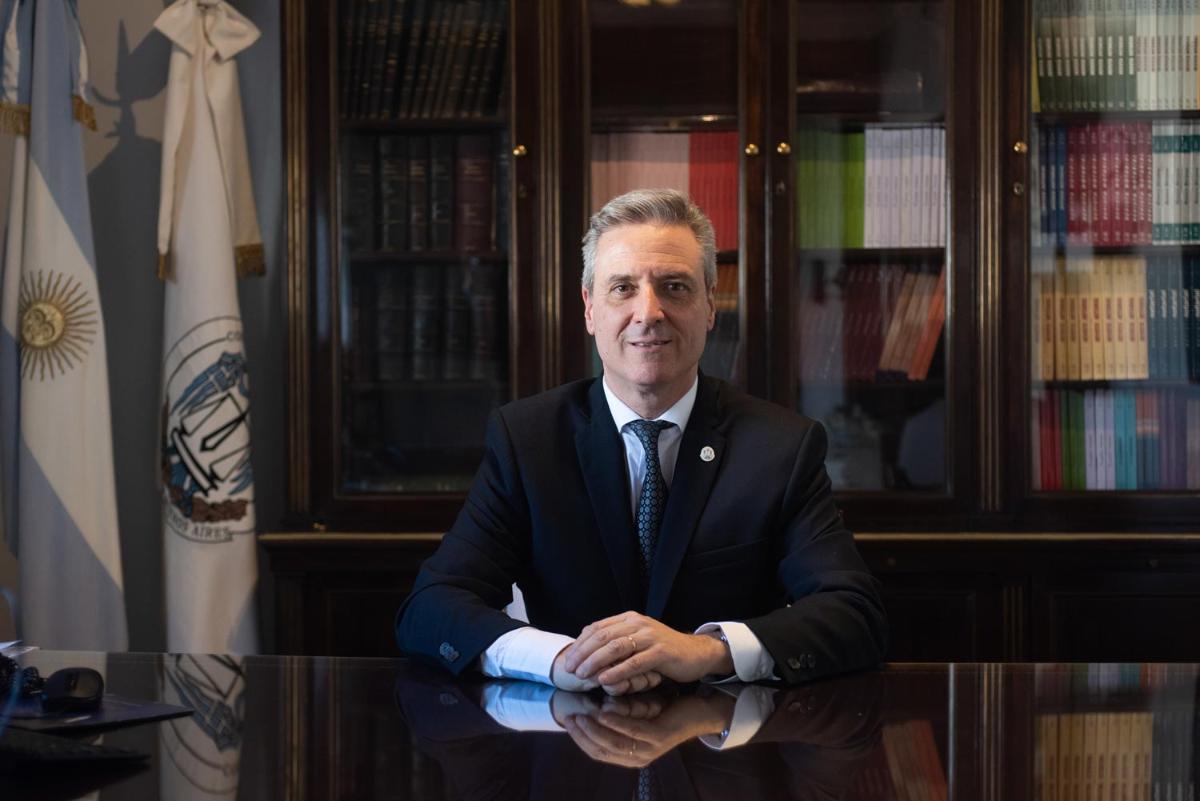 “Hoy tenemos la escribanía en la pantalla del celular”, destacó Guillermo Longhi, presidente del Colegio de Escribanos bonaerense, en el streaming de Ladrillo.Info